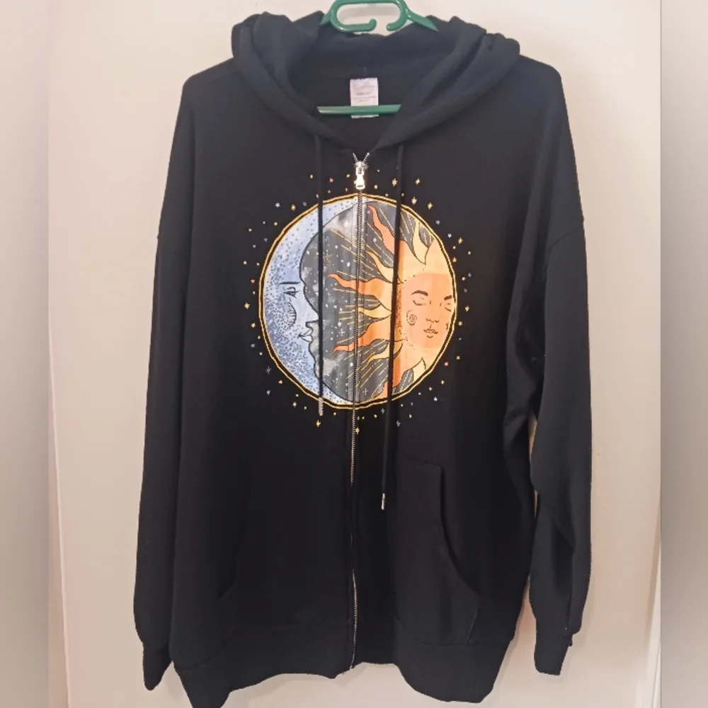 Sun moon hoodie - Picture 4 of 6
